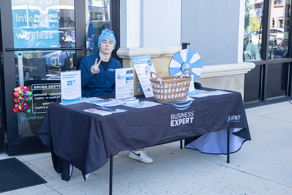 2024 Holiday Happenings DelRay Marketplace 11 23-8664
